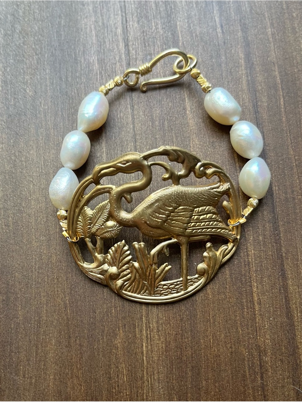 NWOT Vintage Brass stamp centerpiece with baroque pearls bracelet